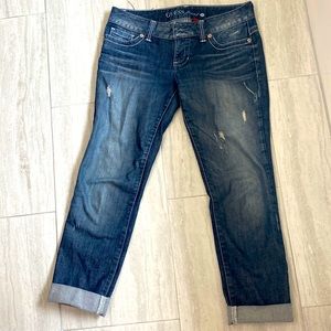 Guess jeans cropped skinny leg jean. Size 29.